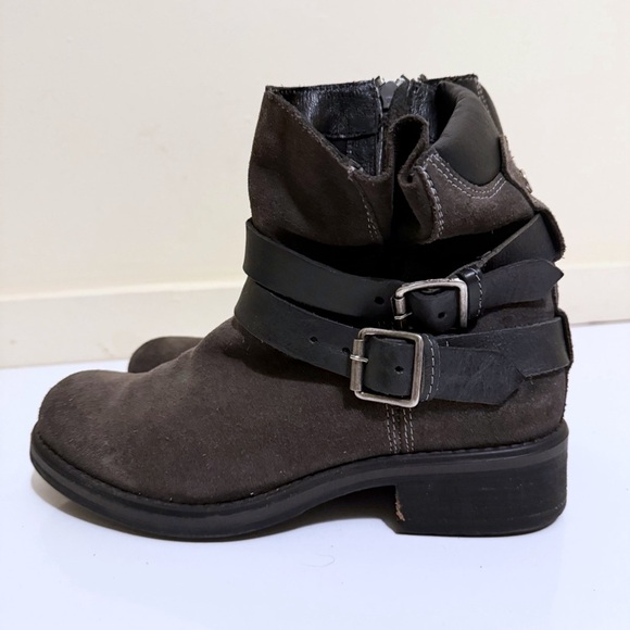 Steve Madden Dormaa Boots Women's Leather Moto Biker Buckle Strap SZ 9.5 - Picture 2 of 10
